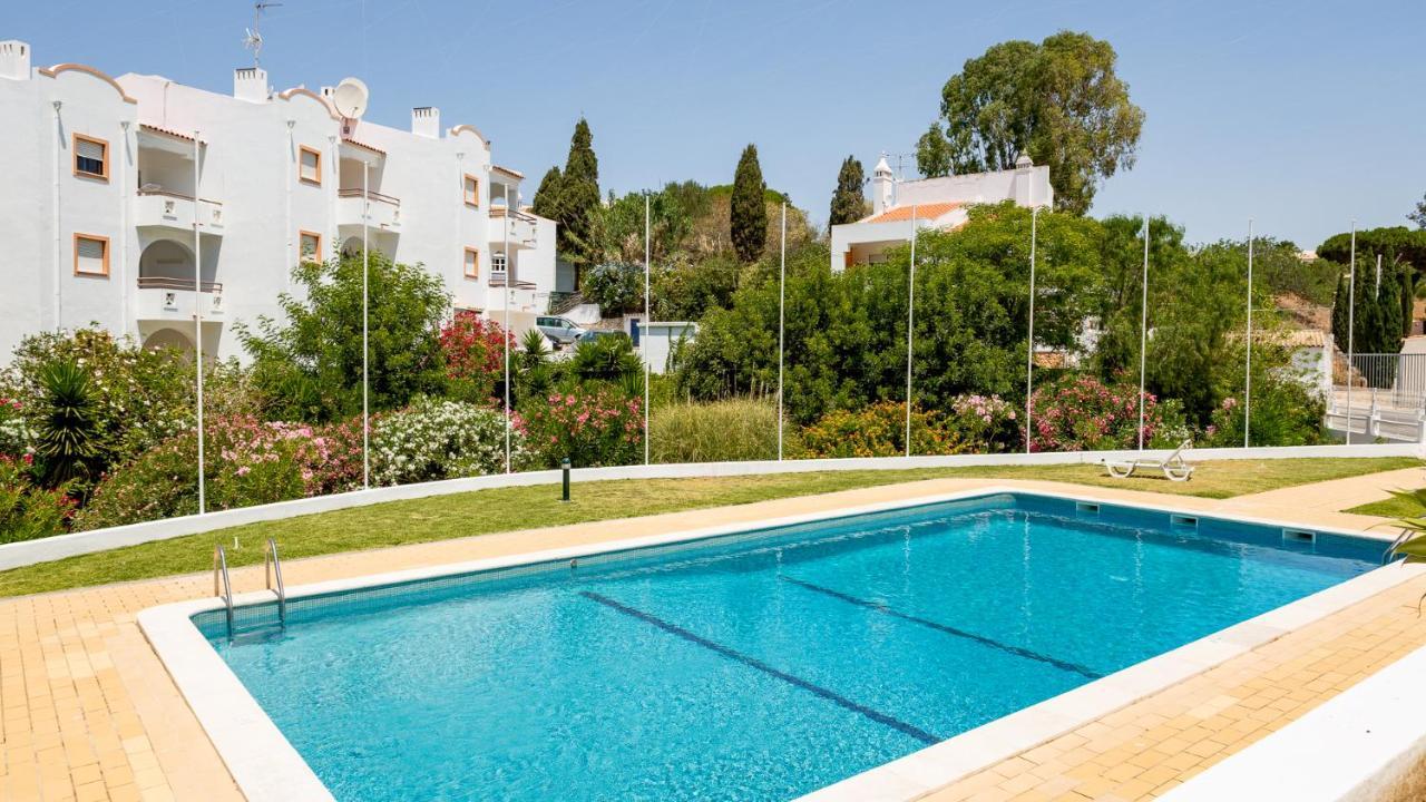 Charming Beachside Apartment W/ Pool By Lovelystay Albufeira Luaran gambar