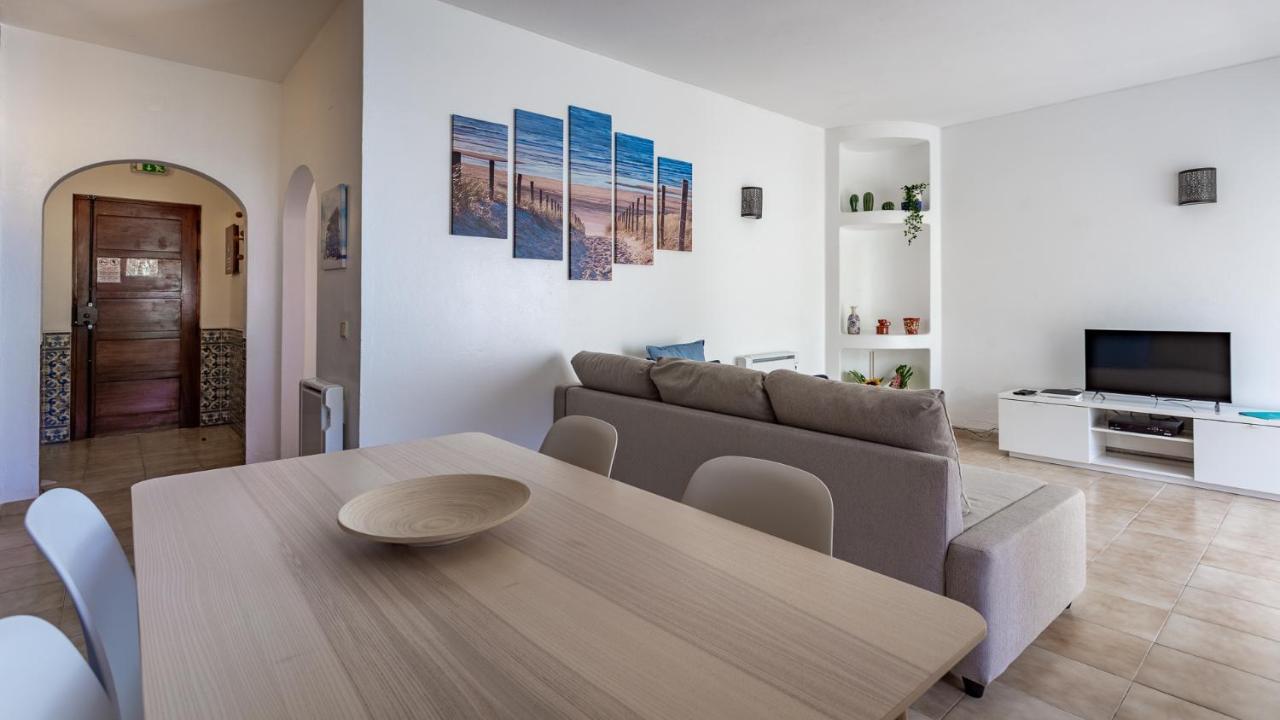 Charming Beachside Apartment W/ Pool By Lovelystay Albufeira Luaran gambar
