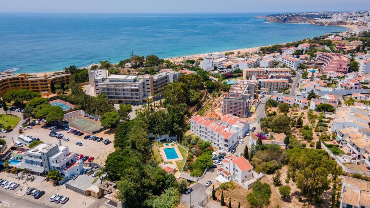 Charming Beachside Apartment W/ Pool By Lovelystay Albufeira Luaran gambar