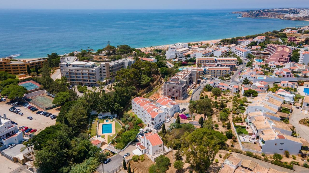Charming Beachside Apartment W/ Pool By Lovelystay Albufeira Luaran gambar