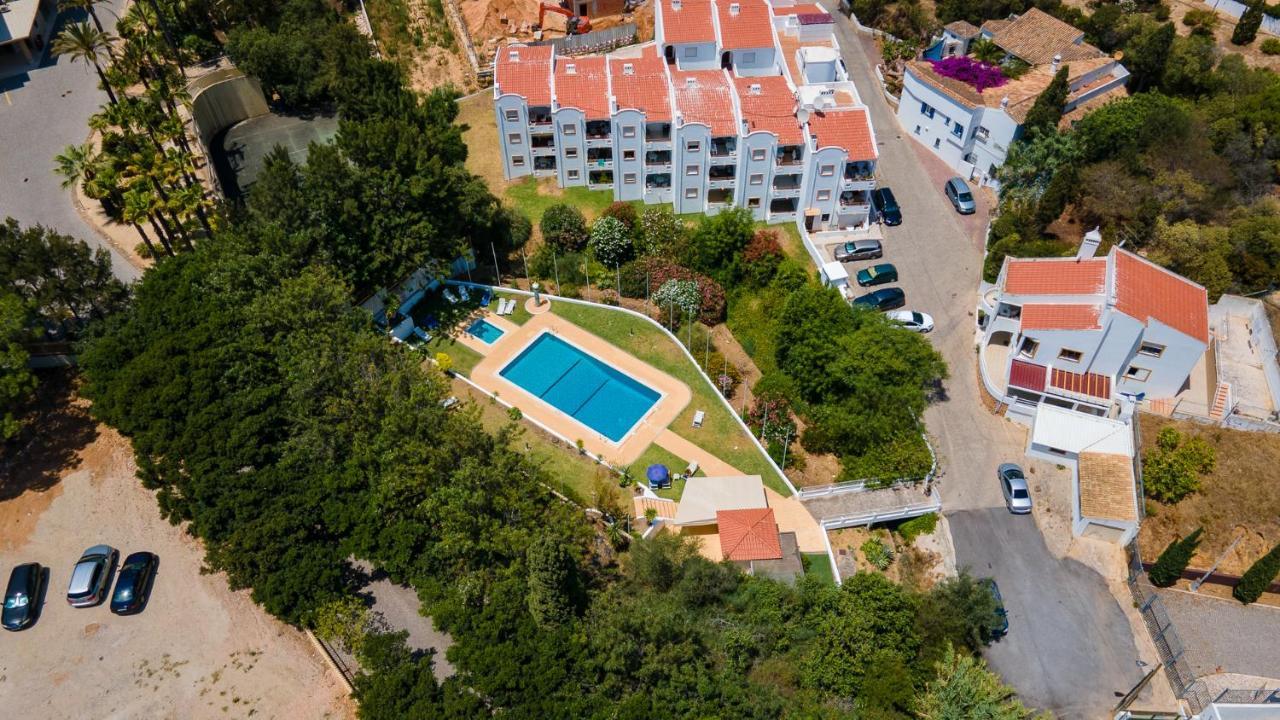 Charming Beachside Apartment W/ Pool By Lovelystay Albufeira Luaran gambar